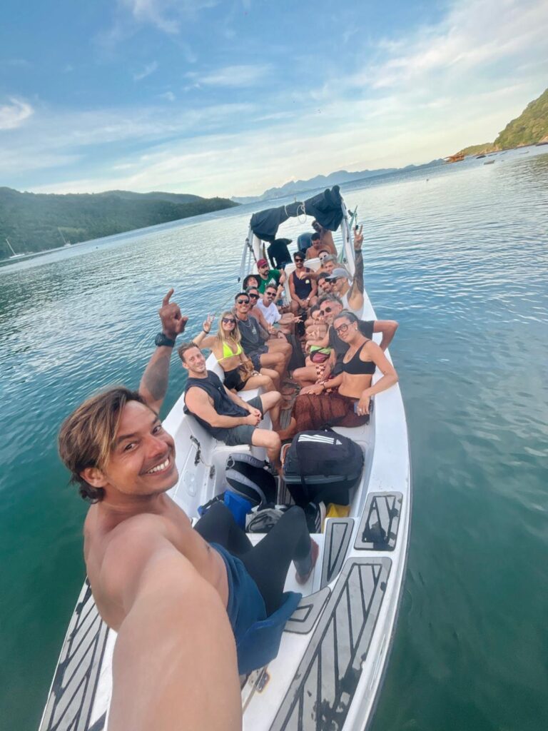 private tour boat ilha grande